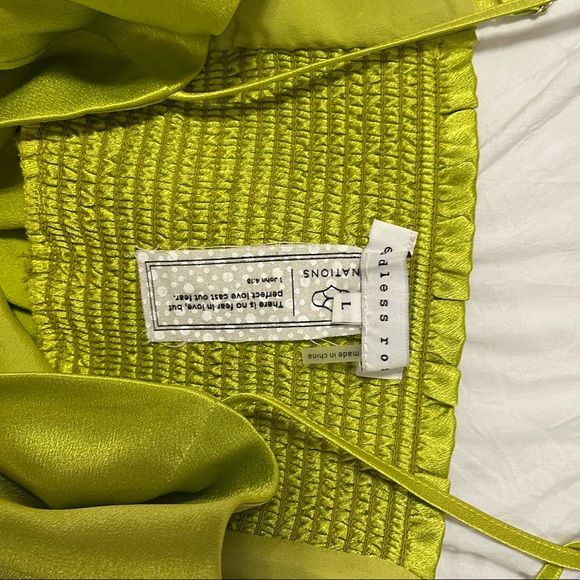 Chartreuse Blouse. Size Large. Never Worn. - Picture 3 of 3